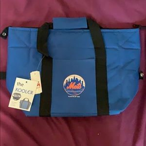 Never used Mets cooler bag, keeps beverages cold